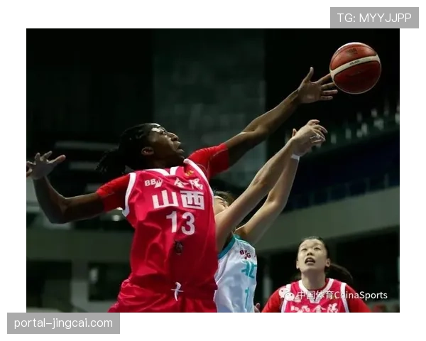 WCBA球队篮板球争夺激烈 前后场篮板影响比赛走势